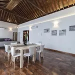 Apartment Anchieta 60 *